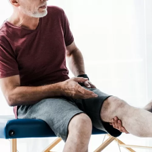 physical-therapy-clinic-knee-pain-relief-agewell-physical-therapy-north-new-hyde-park-ny